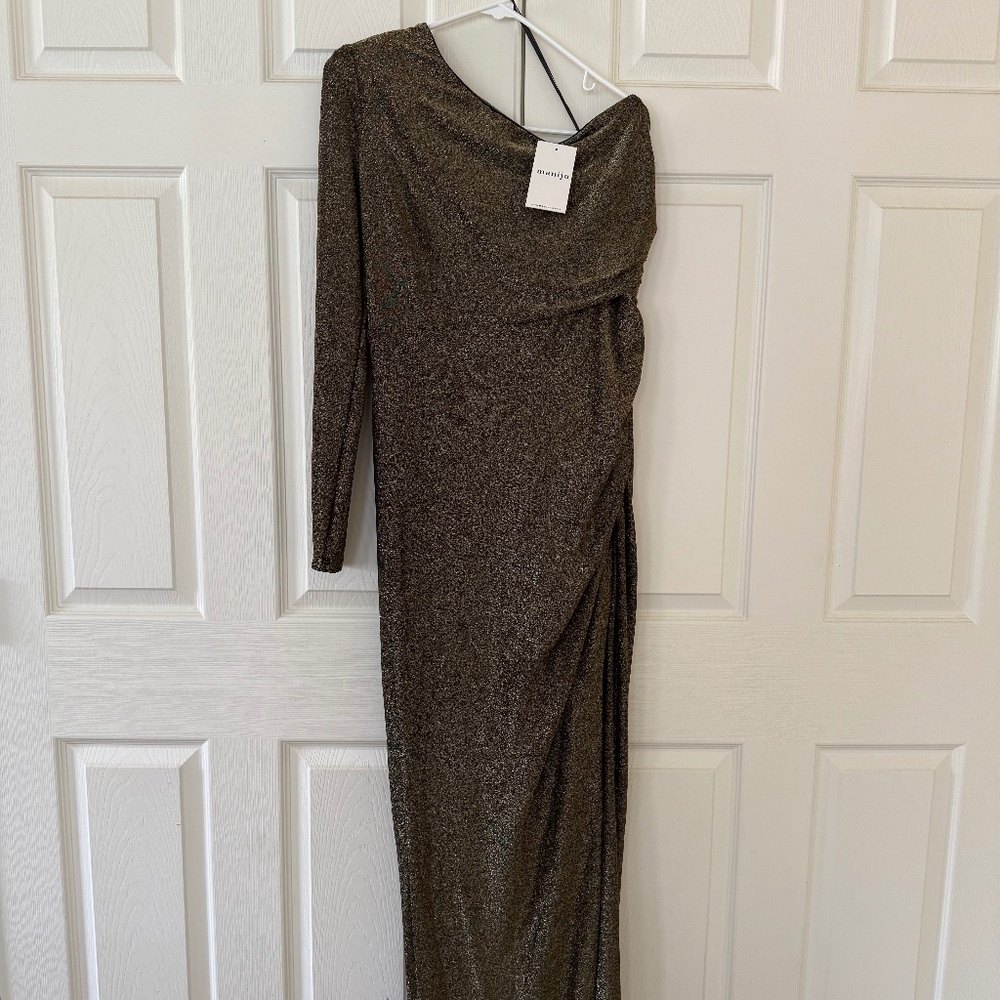 Maniju Metallic Bronze One- Shoulder Floor Length Gown. Size 1X NWT